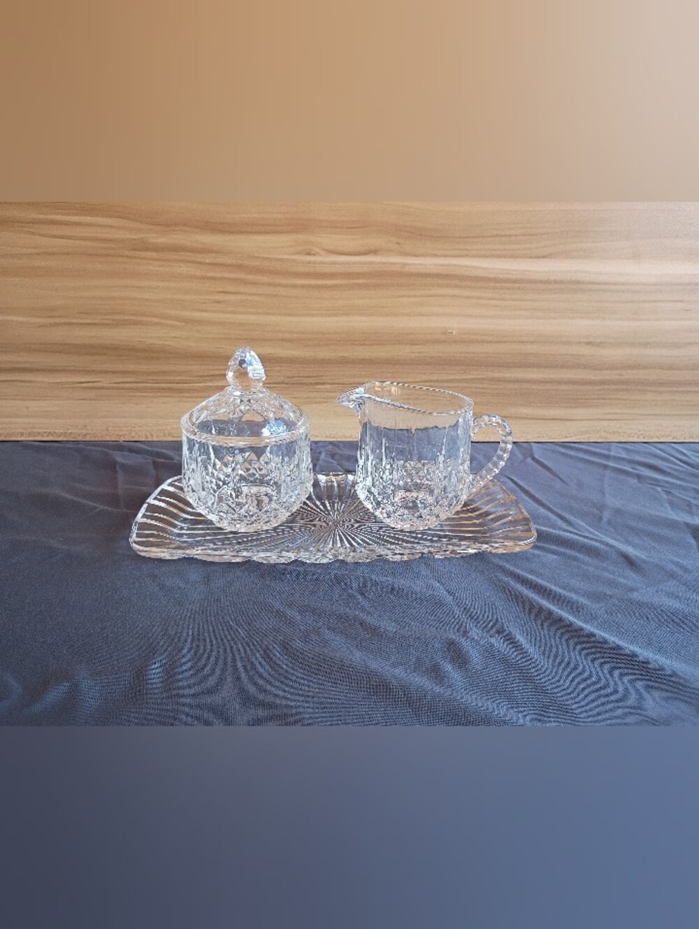 VINTAGE CRYSTAL SUGAR BOWL WITH LID & CREAMER PITCHER